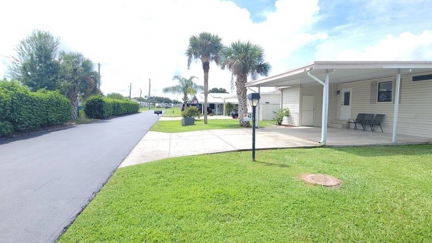 43 Berna Circle a Winter Haven, FL Mobile or Manufactured Home for Sale